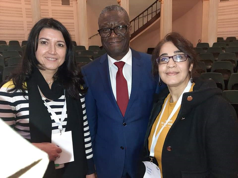 Photo avec Denis Mukwege, Prix Nobel de la paix 2018 et Elham Latifi, chercheuse en anthropologie et interprète